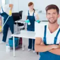 Come Scegliere una Società di Pulizie Affidabile per Appartamenti, Hotel e B&B in Italia: Criteri Chiave e Raccomandazioni